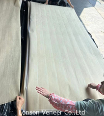 0.25-0.4 mm Kalınlık Beyaz meşe kaplama Sırayla yapıştırma Düz taneler