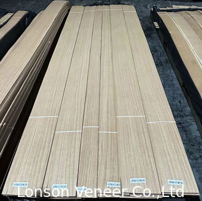 Beyaz meşe veneer yarık kesim paneli 0.50mm kalınlığı İç dekorasyon