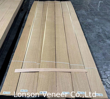 Beyaz meşe veneer yarık kesim paneli 0.50mm kalınlığı İç dekorasyon