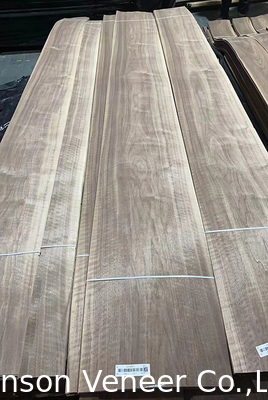 Crowm kesimi Amerikan Ceviz Fineri Doğal A / B Sınıfı Kalınlığı 0.45mm