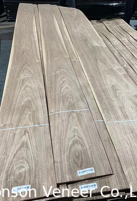 Crowm kesimi Amerikan Ceviz Fineri Doğal A / B Sınıfı Kalınlığı 0.45mm