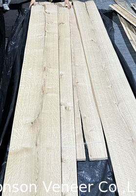 1.0 mm Düğümlü taç kesimi Beyaz meşe ahşap kaplama Rustik tarz mobilya için