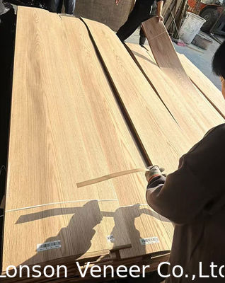 Dağ tanesi Amerikan Kırmızı Meşe Yaprak Paneli AA Sınıf Kalınlığı 0,5 mm